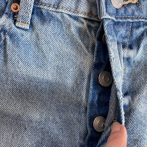 Wild Fable High Rise Distressed Bermuda Shorts Size 6 - Picture 5 of 12